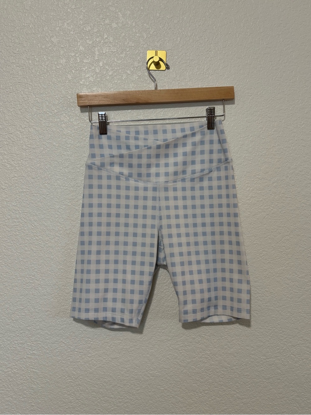 Old Navy Active Blue Gingham PowerChill Bike Shorts Size M